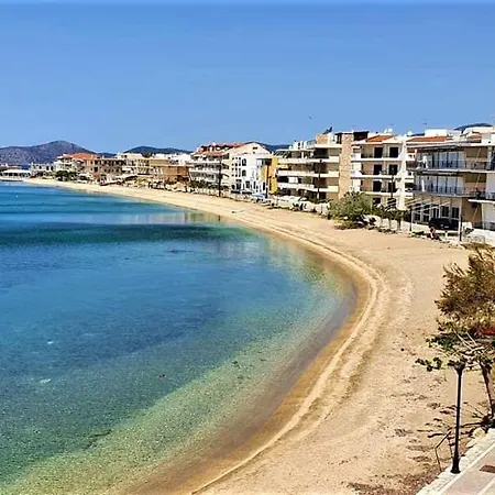 Seafront With Stunning View شقة